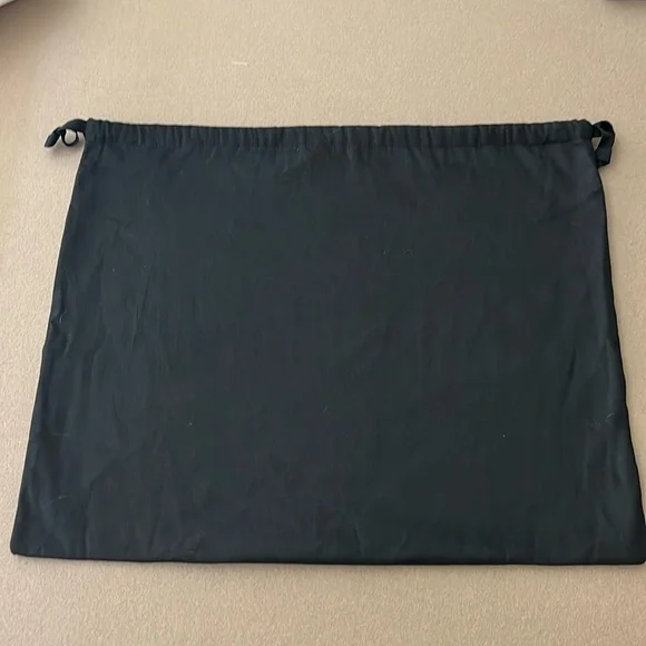π VERSACE Large Black Dust Bag- Lined - Picture 4 of 11